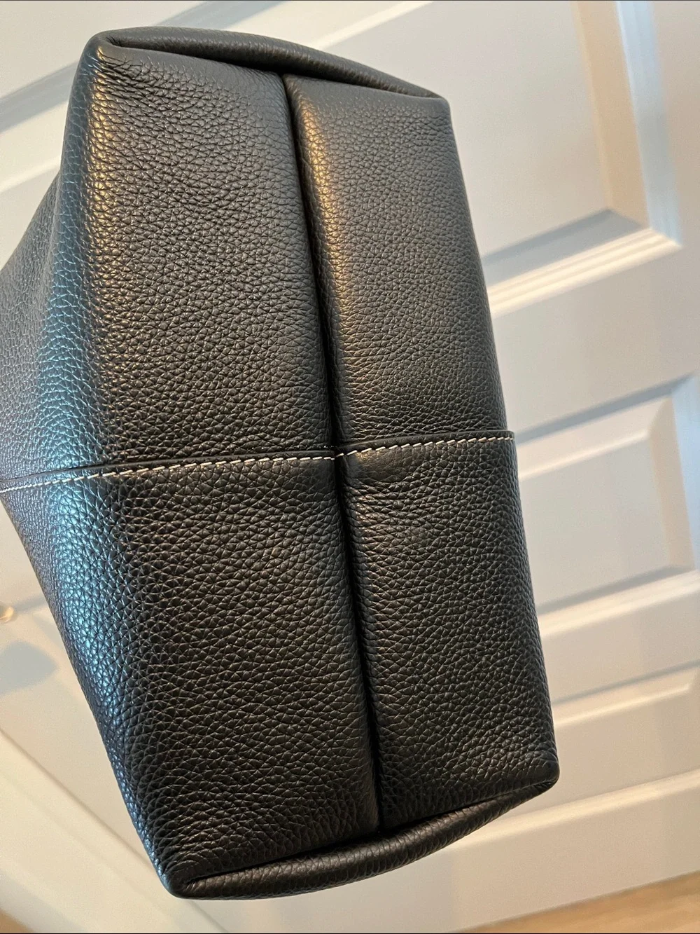 NWOT Banana Republic Luxury Italian Leather Black Pebbled Shoulder Bucket Tote